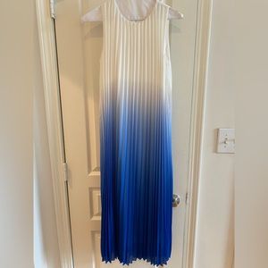 J McLaughln Beautiful tiny pleated Dress